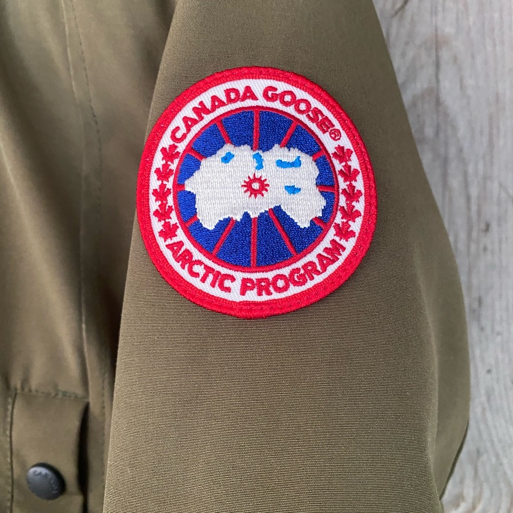 Canada Goose Parka - Picture 4 of 9